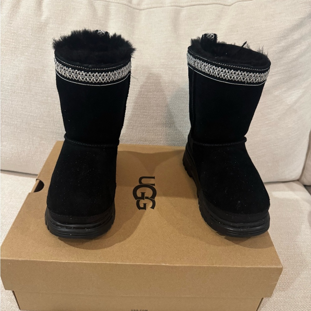 UGG Black Boots with Fur and Patterned Trim